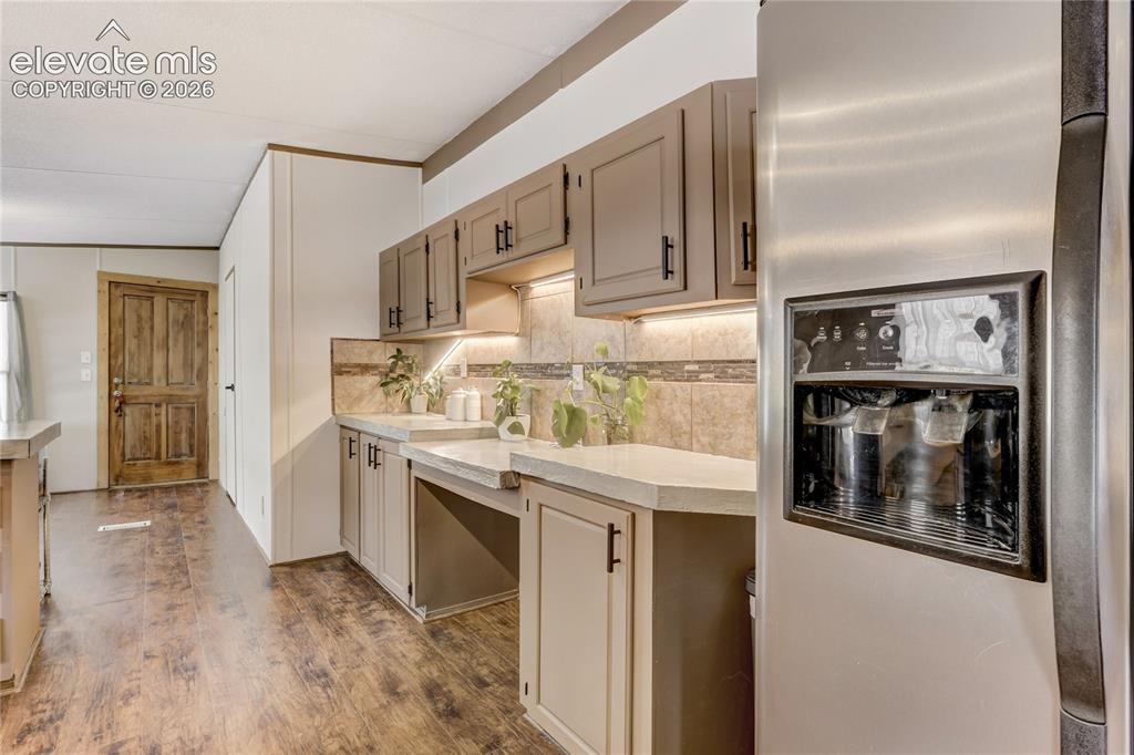 Image 13 of 45: Kitchen