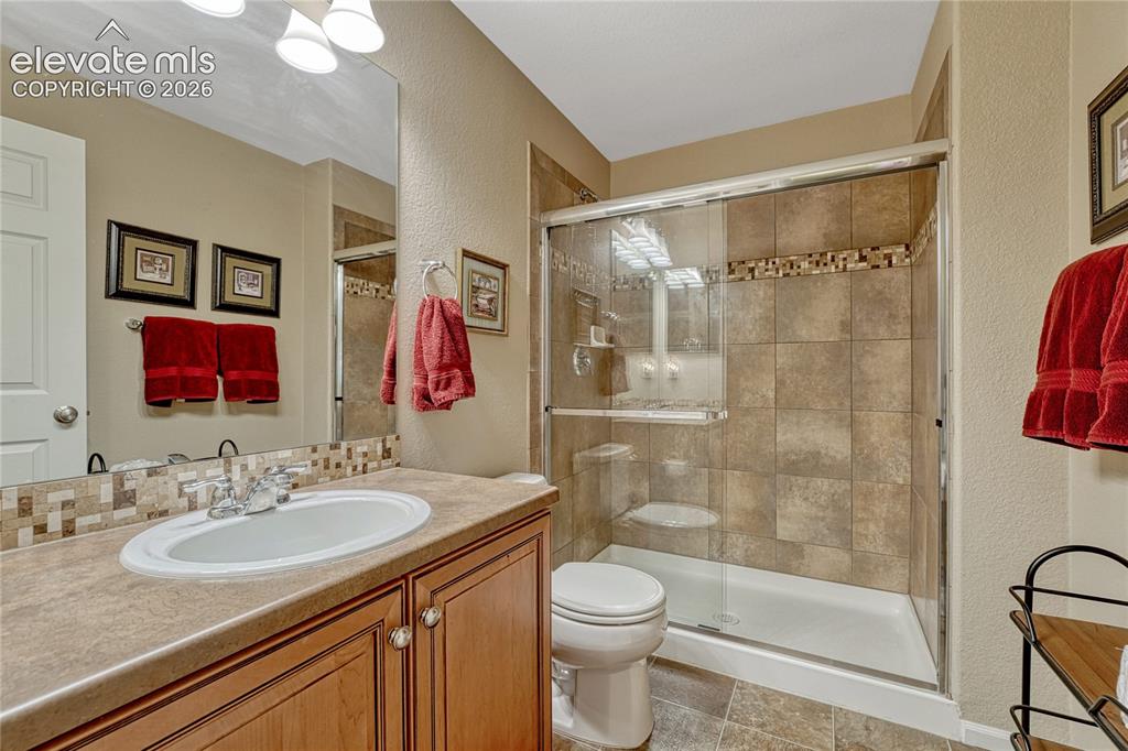 Image 29 of 46: Bathroom