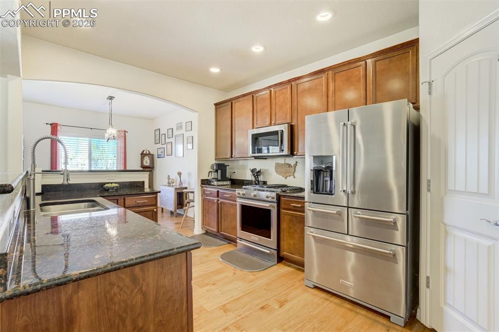Image 11 of 45: Kitchen