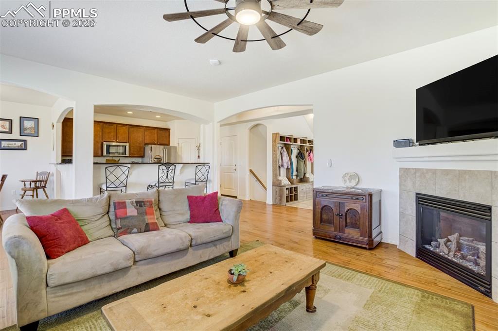 Image 9 of 45: Living Room