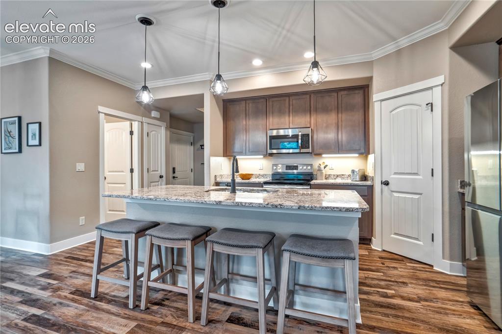 Image 8 of 50: Kitchen