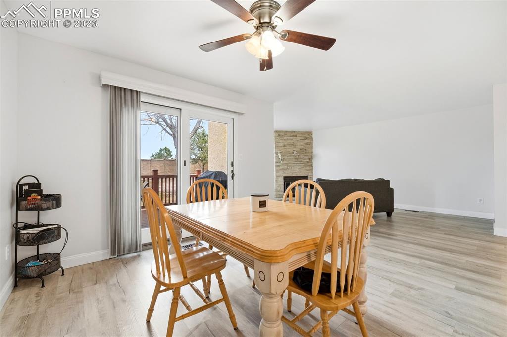 Image 15 of 50: Dining Area