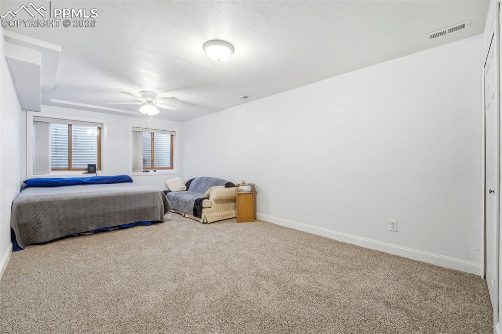 Image 22 of 50: Bedroom