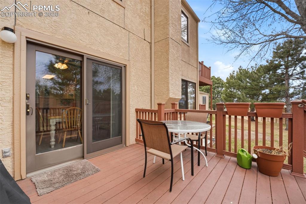 Image 38 of 50: Deck