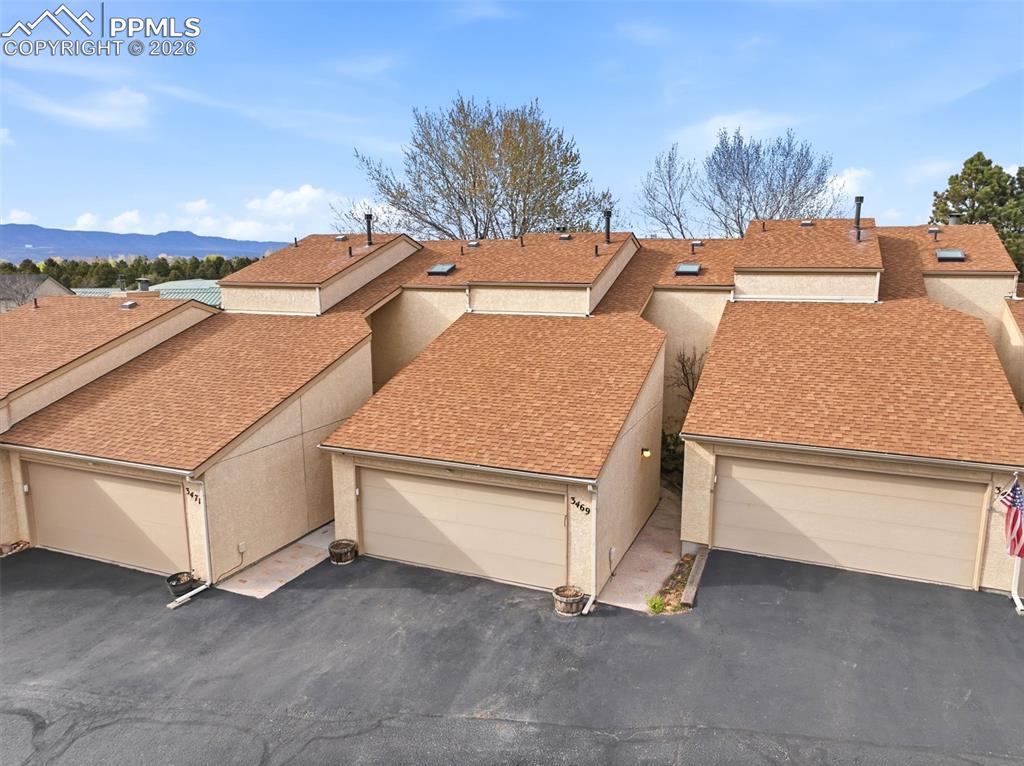 Image 5 of 50: Front of Structure