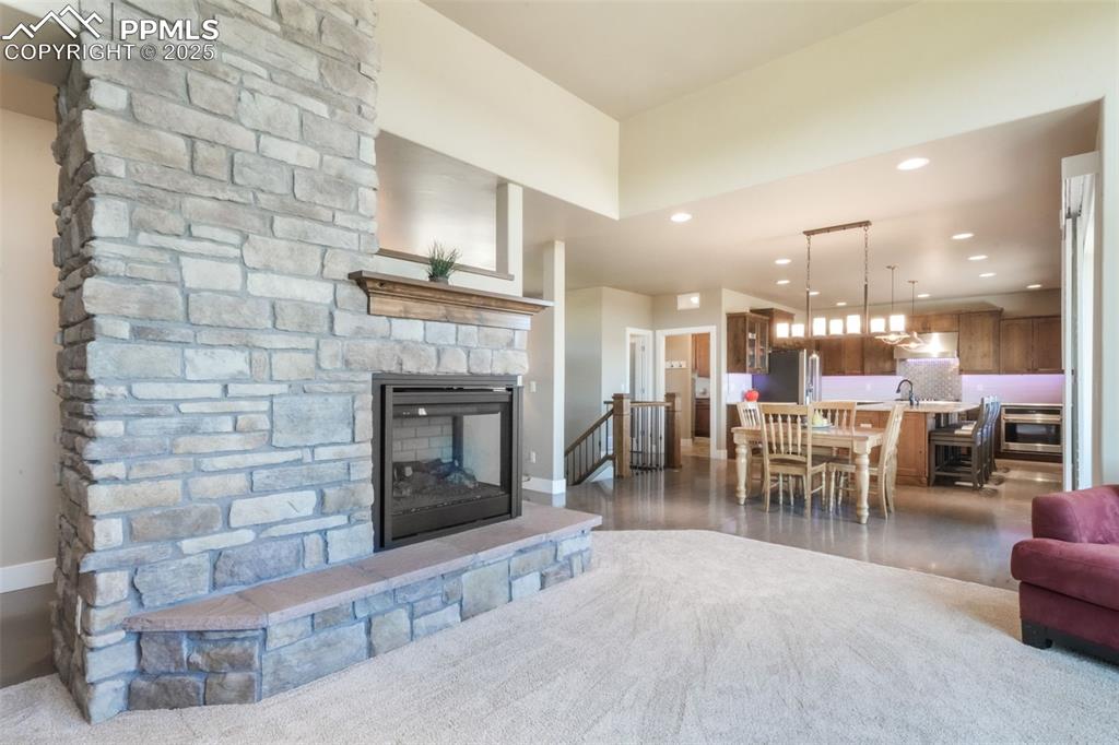 Image 14 of 50: Living Room