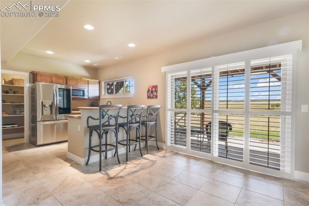 Image 33 of 50: Kitchen