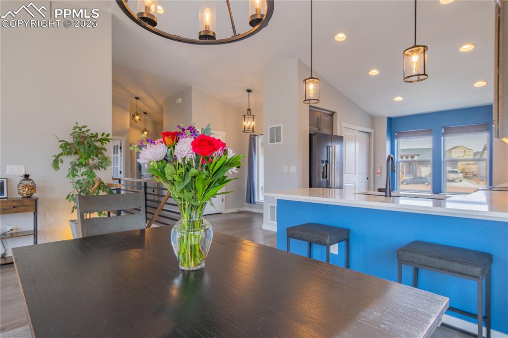 Image 13 of 50: Dining Area