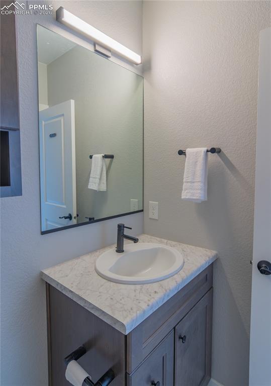 Image 37 of 50: Bathroom