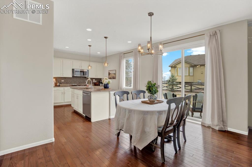 Image 11 of 41: Dining Area