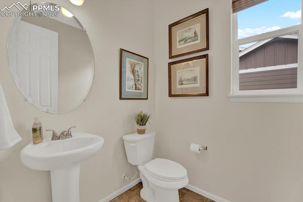 Image 14 of 41: Bathroom