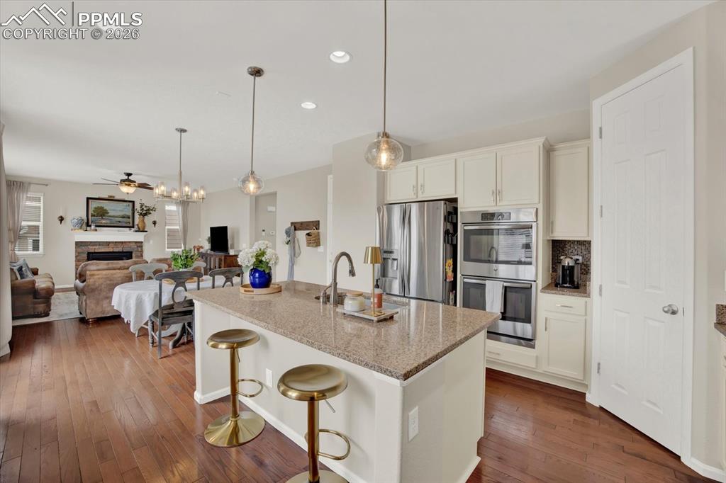 Image 3 of 41: Kitchen