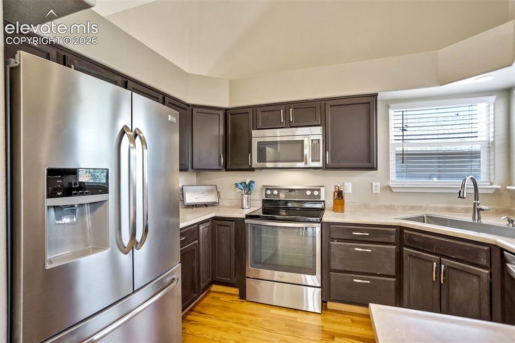 Image 11 of 48: Kitchen