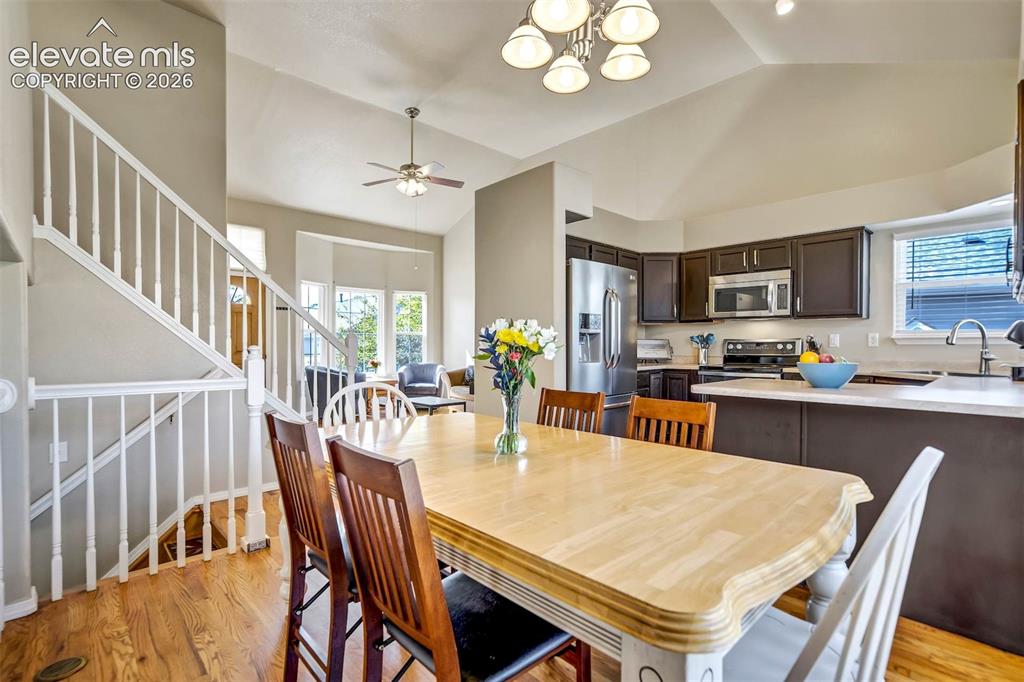 Image 13 of 48: Dining Area