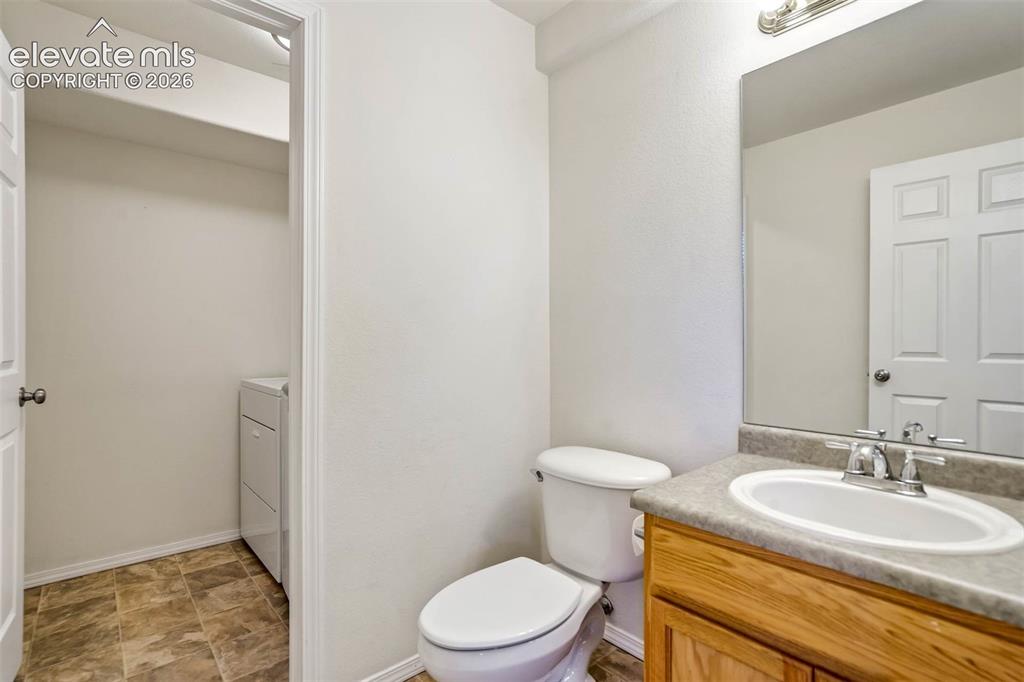 Image 22 of 48: Bathroom