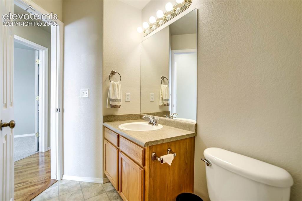 Image 33 of 48: Bathroom