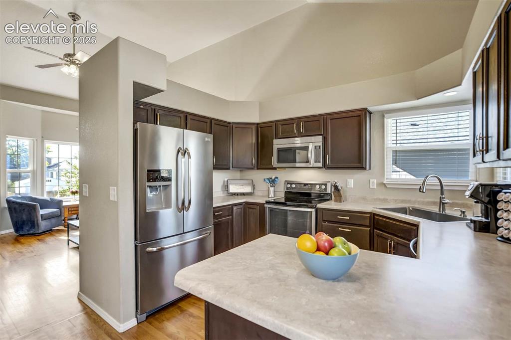 Image 9 of 48: Kitchen