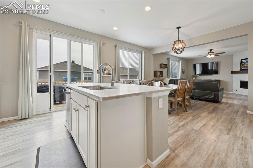 Image 12 of 50: Kitchen