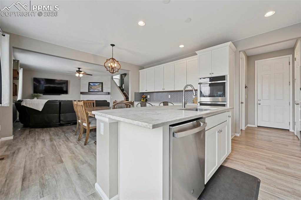 Image 13 of 50: Kitchen