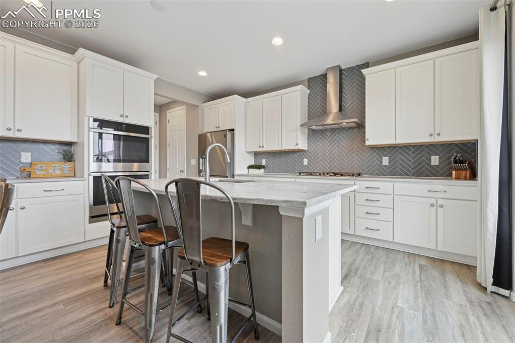 Image 14 of 50: Kitchen