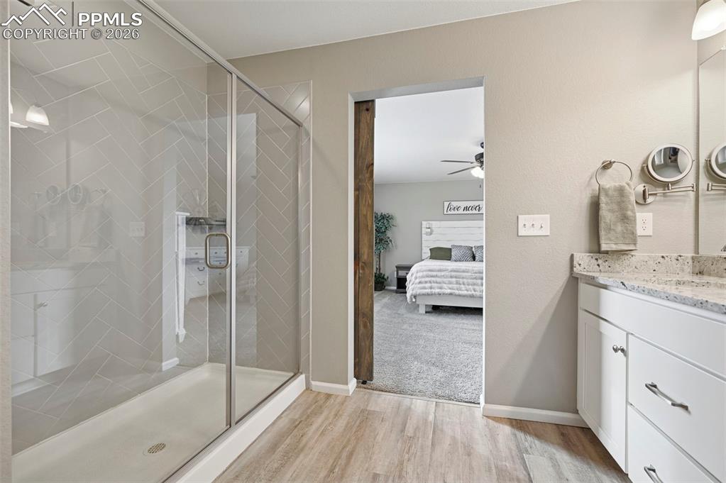 Image 24 of 50: Bathroom