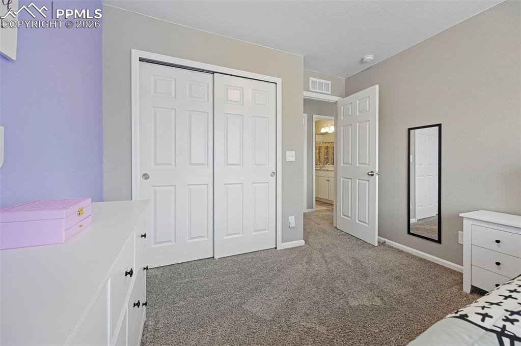 Image 28 of 50: Bedroom