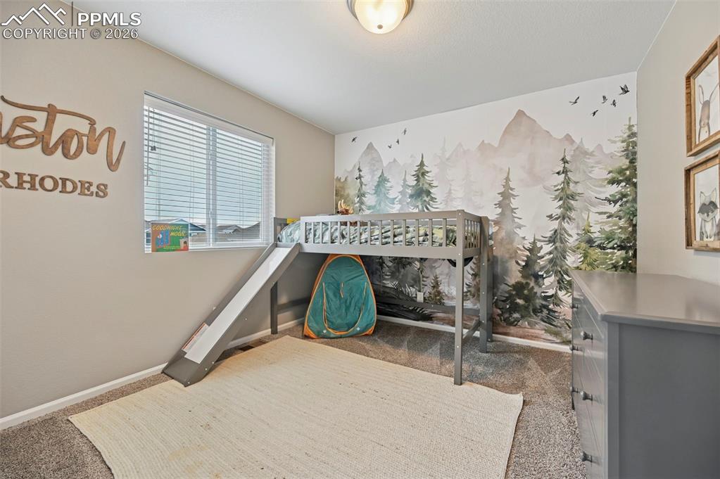 Image 30 of 50: Bedroom