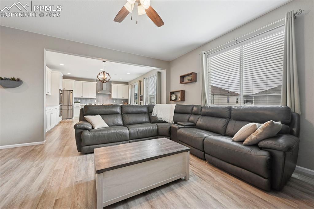 Image 9 of 50: Living Room