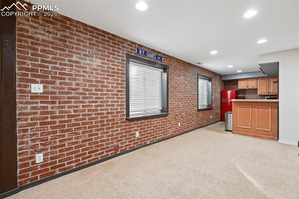 Image 19 of 37: Kitchen