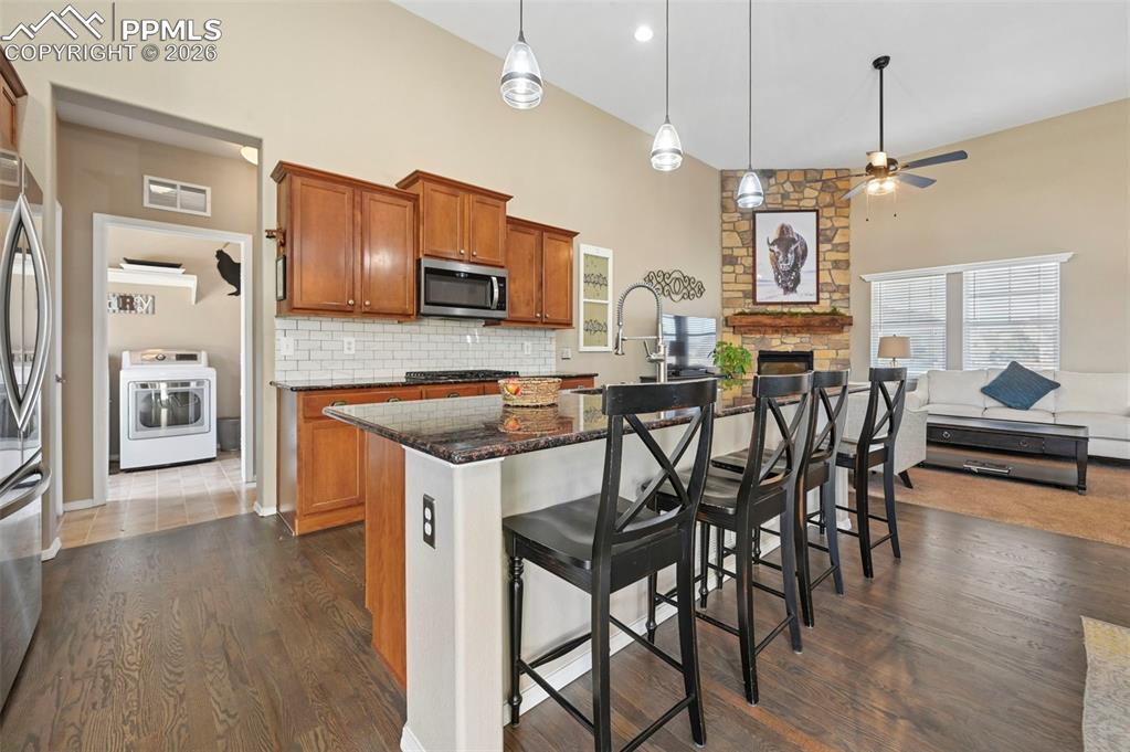 Image 2 of 37: Kitchen