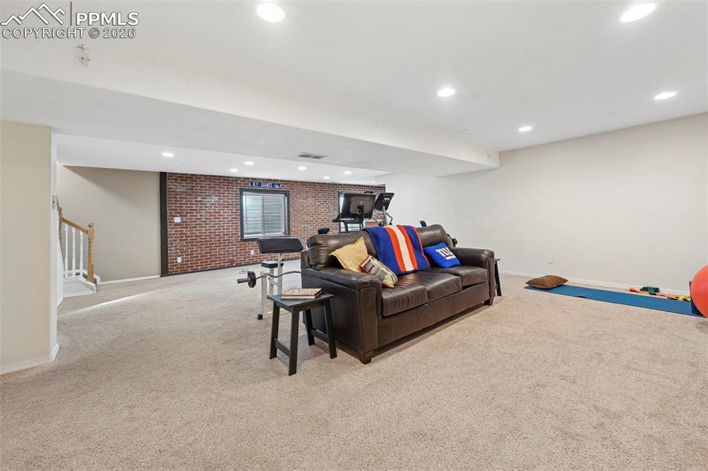 Image 21 of 37: Living Room