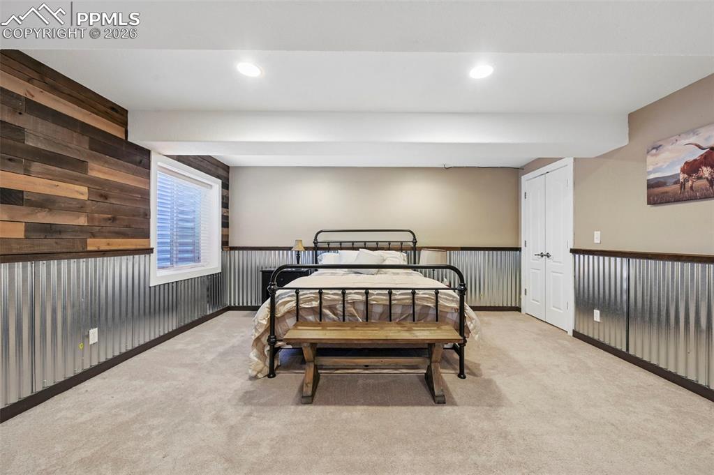 Image 24 of 37: Bedroom