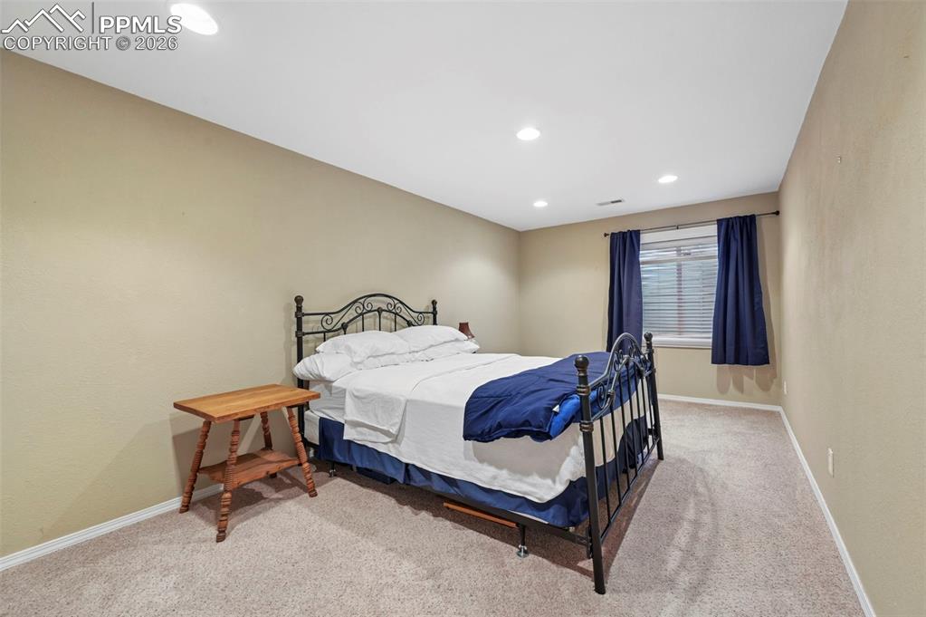 Image 27 of 37: Bedroom