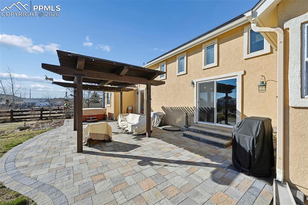 Image 28 of 37: Patio