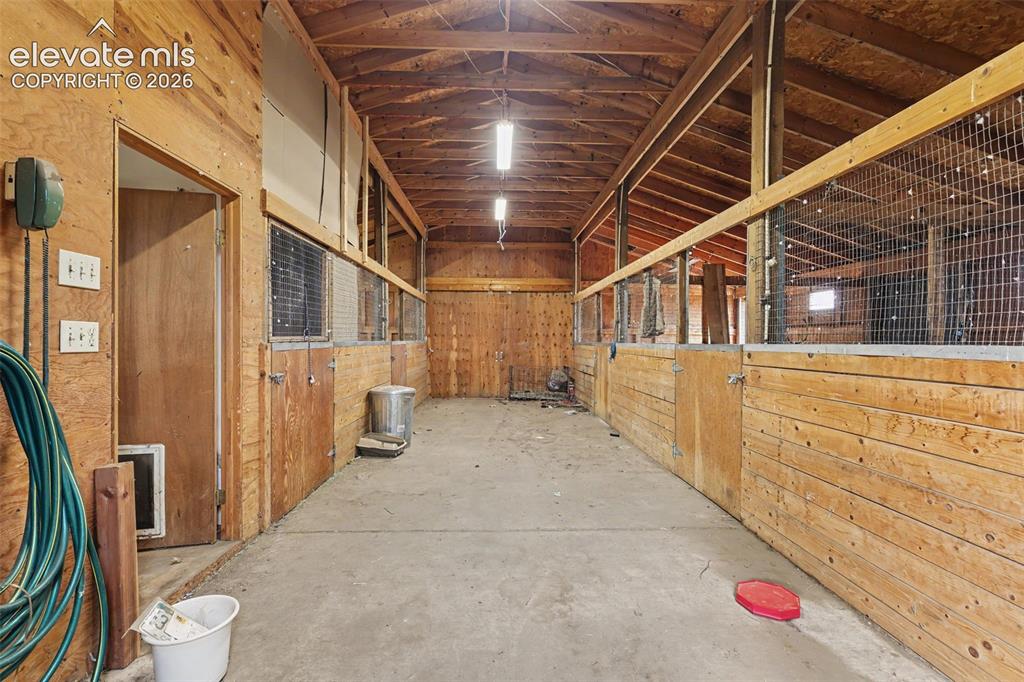 Image 16 of 28: Stable