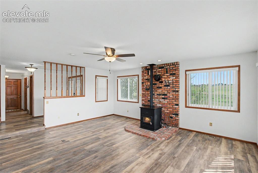 Image 7 of 28: Living Room