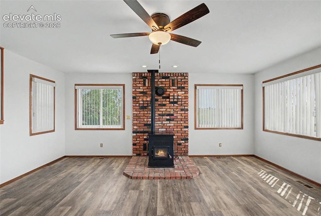Image 8 of 28: Living Room