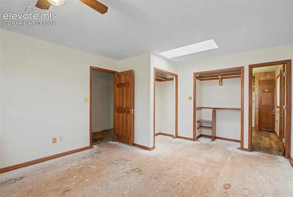 Image 9 of 28: Bedroom
