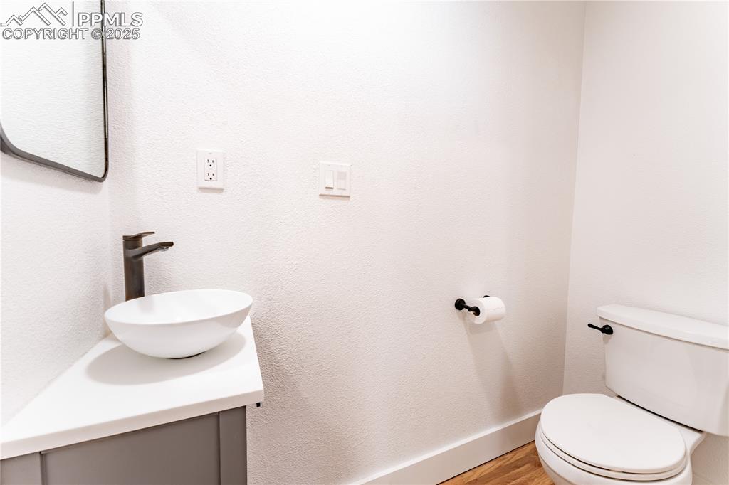 Image 10 of 39: Main Level Half Bath 