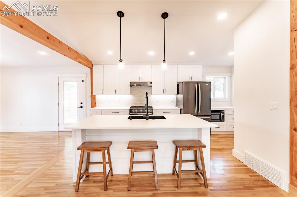 Image 2 of 39: Kitchen