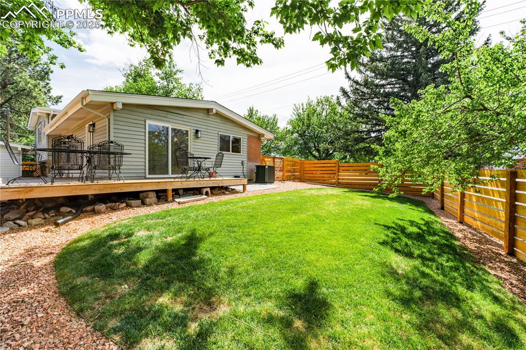 Image 30 of 39: Back of Structure