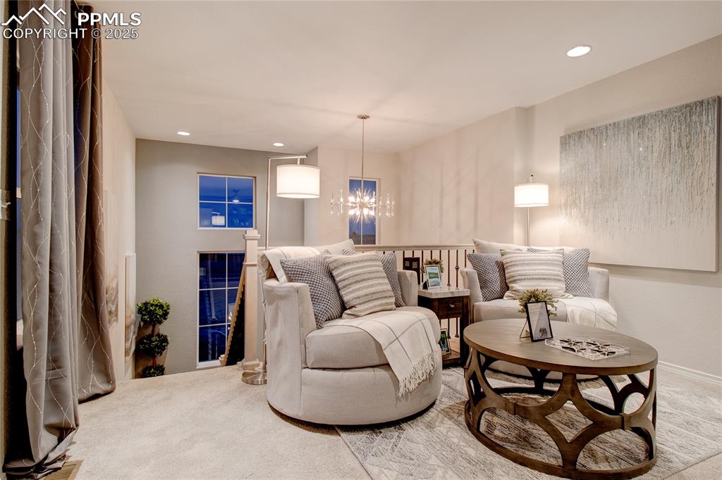 Image 17 of 27: Sitting Room