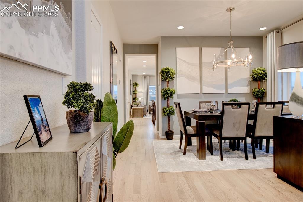 Image 2 of 27: Dining Area