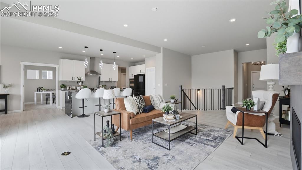 Image 7 of 50: Open floor plan great for entertaining family and friends.