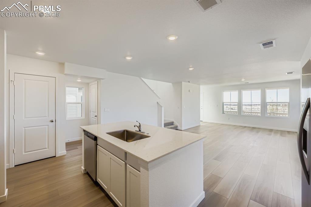 Image 3 of 12: Kitchen