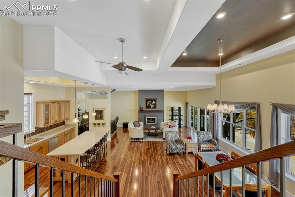 Image 3 of 50: Living Room