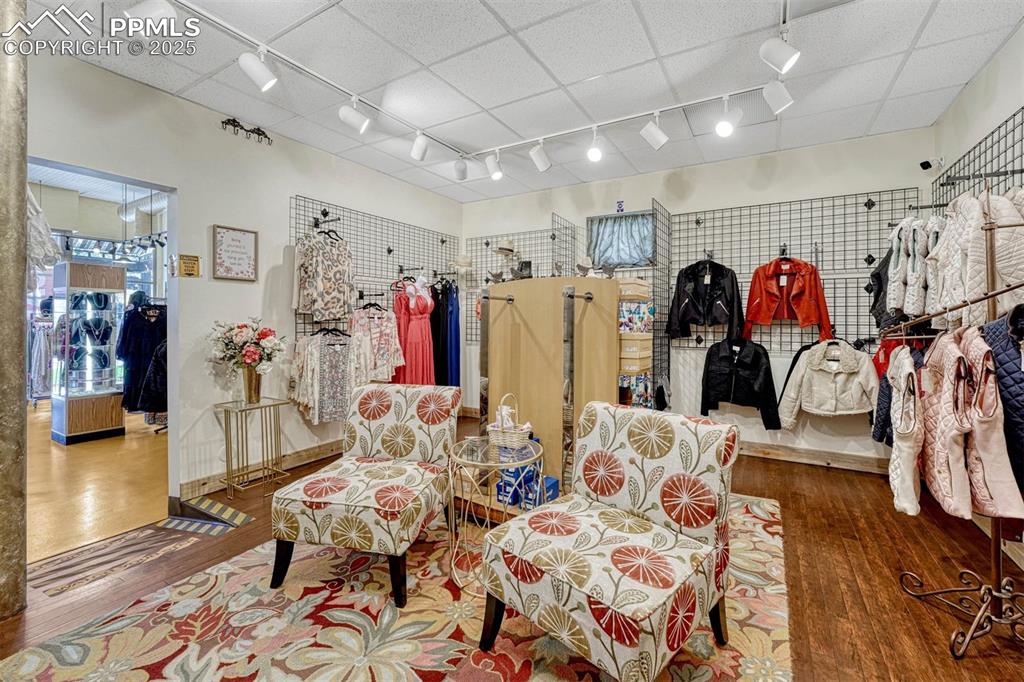 Image 45 of 50: Retail Space 1