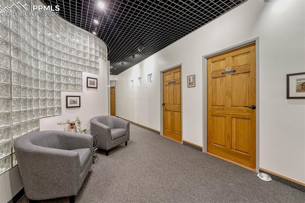 Image 48 of 50: Office Space