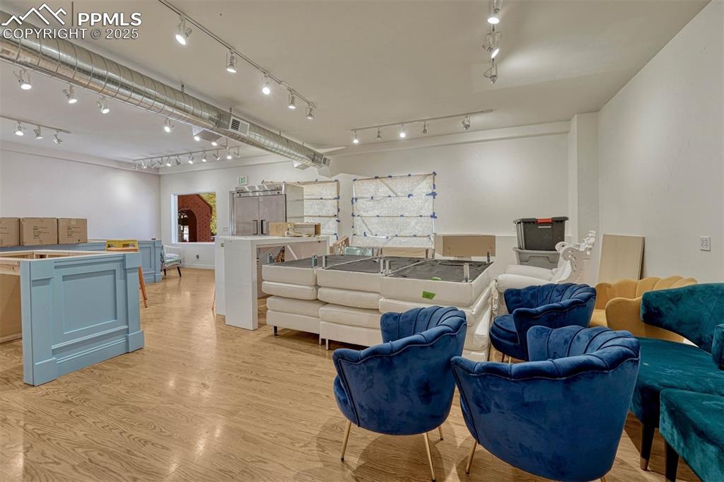 Image 9 of 50: Retail Space 2