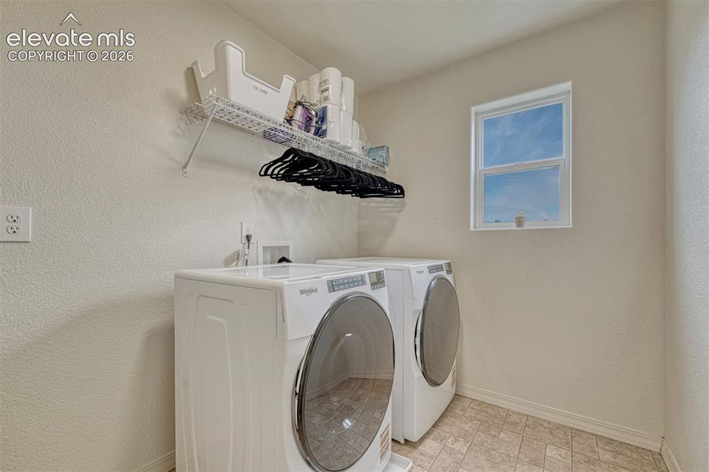 Image 15 of 50: Laundry